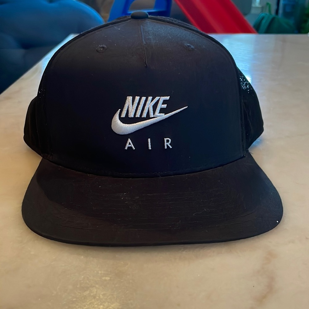 Nike Air Snap Back Hair